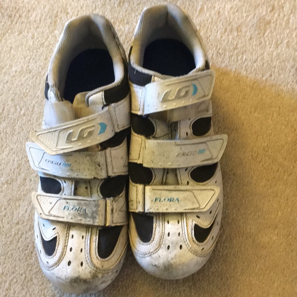LG bike shoes, used